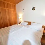Jasmin Mit Sauna Und Schwimmbad